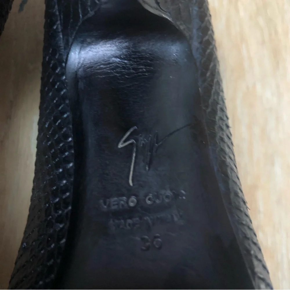 Giuseppe Zanotti snake embossed black peep toe platform shoes sz 36//6USpricefir